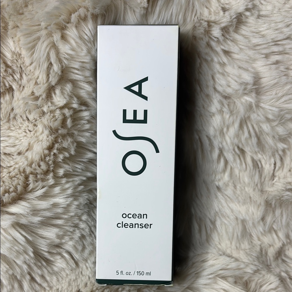 Sea White Cleanser & Exfoliant